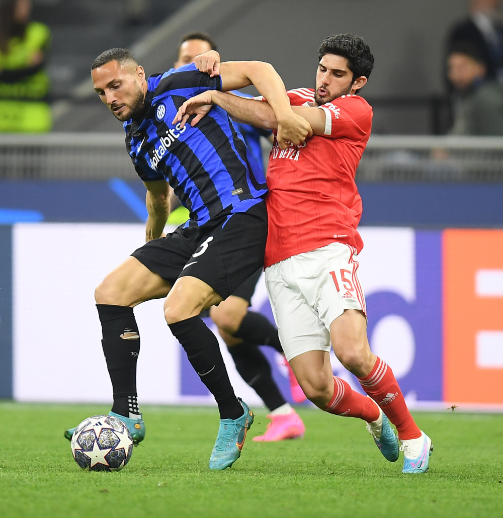 巴西女排3-2战胜日本女排，夺得世女排联赛半决赛冠军。