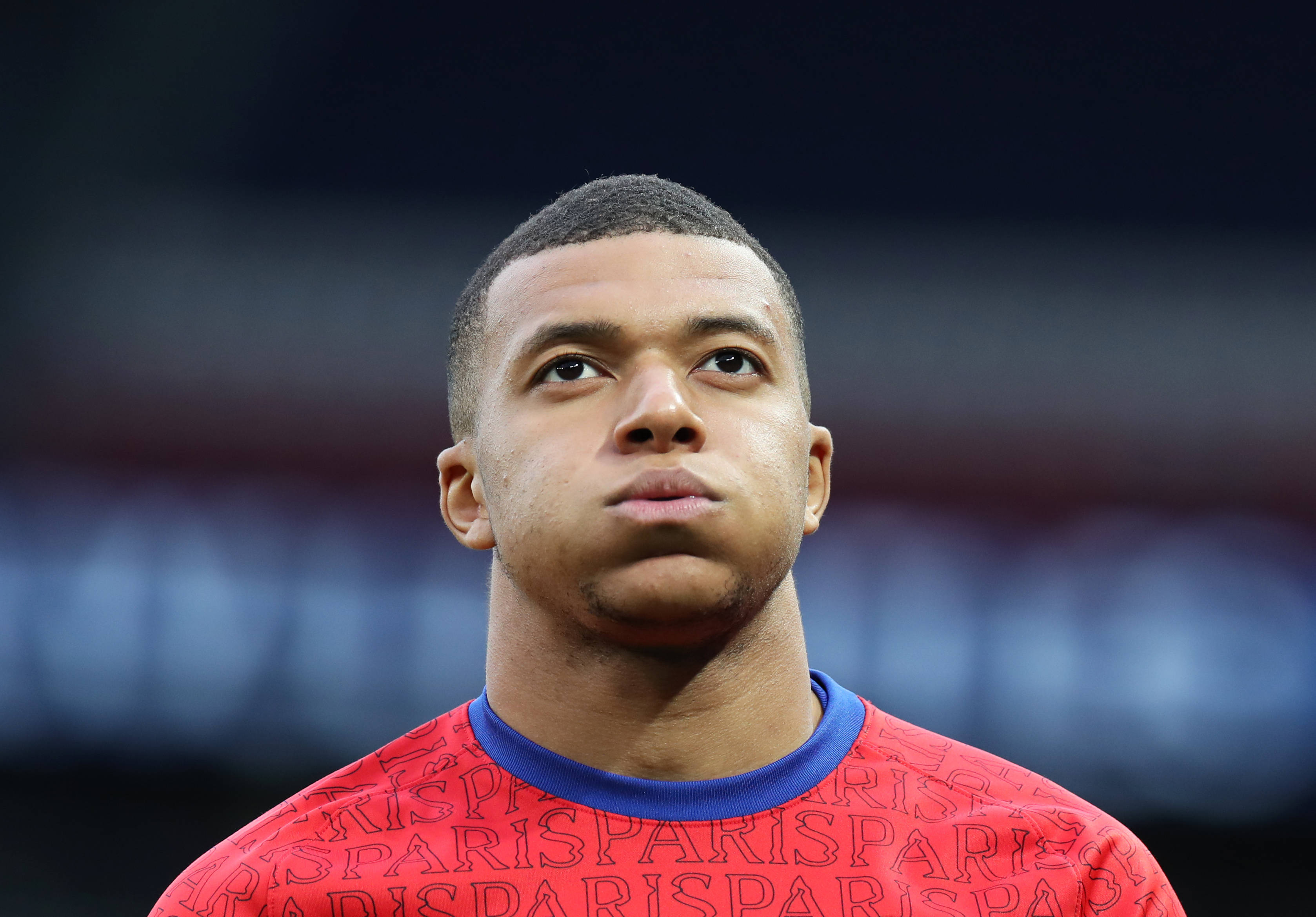 五人制足球速度与配合技巧解析（五人制足球中的速度运用与团队配合要诀）