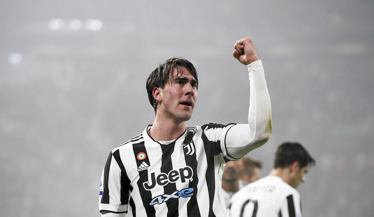 太阳报：涉嫌在酒吧用头撞伤他人，英格兰球星伊万·托尼被捕