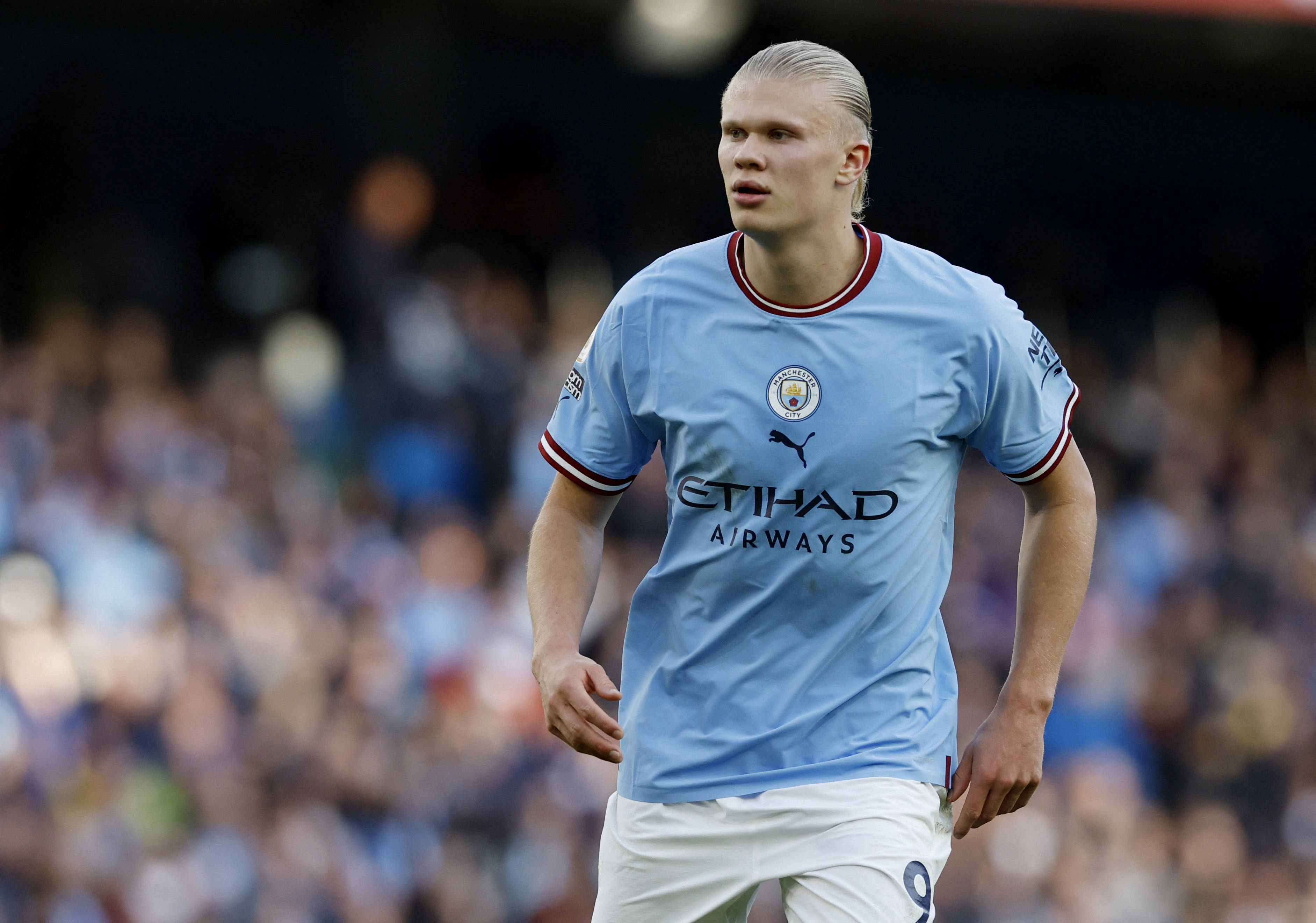 法甲裁判主管：卡马拉飞铲舍瓦利耶未染红，问题出在视频回放（法甲裁判负责人：卡马拉飞铲舍瓦利耶未被罚下，症结在VAR回放）