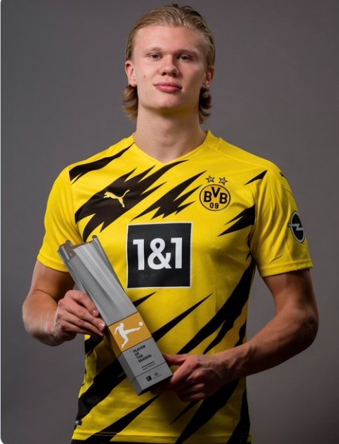 早报：拜仁的四线一十六胜，在我的肩膀上扛着！