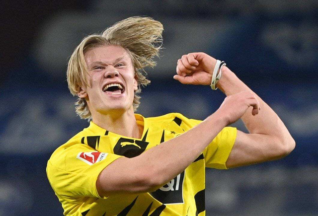 足球国足备战进入冲刺阶段，全队封闭训练