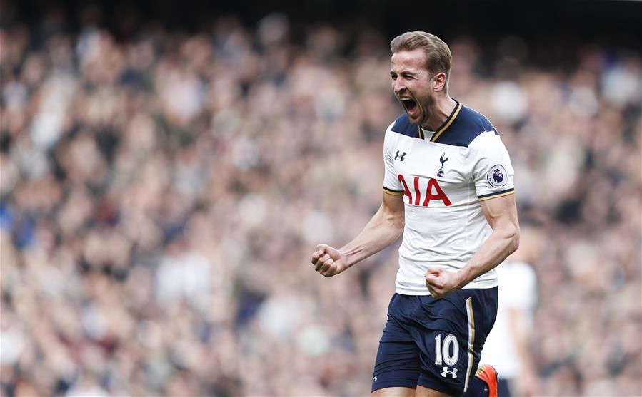 英超第15轮：B费2射1传姆伯莫芒特破门 曼联4-1狼队（英超第15轮：B费两射一传，姆伯莫与芒特破门，曼联4-1大胜狼队）