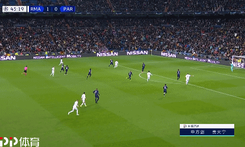 国际雪联单板和自由式U型场地世界杯，中国选手李方慧训练中